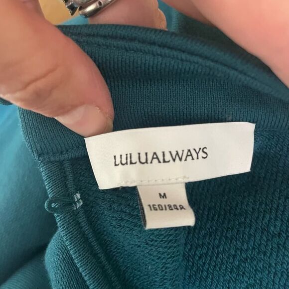 Lulualways Rabbit Floral Decorative Sweatshirt Top sz. Medium #FF - Picture 5 of 9